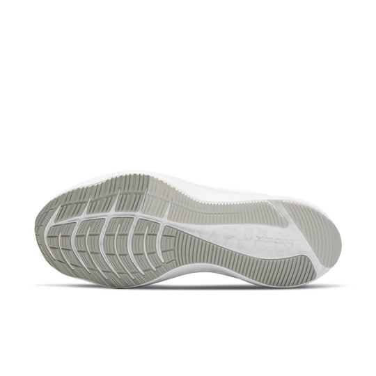 (WMNS) Nike Zoom Winflo 8 'White Metallic Silver' CW3421-104