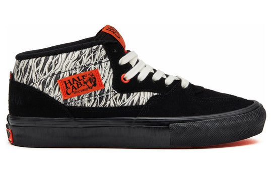 Victoria x Vans Half Cab 'Black White' VN0A5FCD1KP