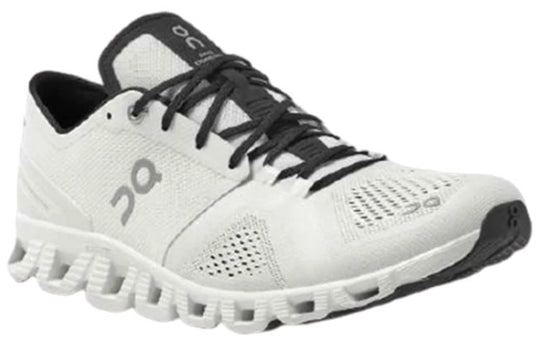 On Running Cloud X 'White Black' 40.99707