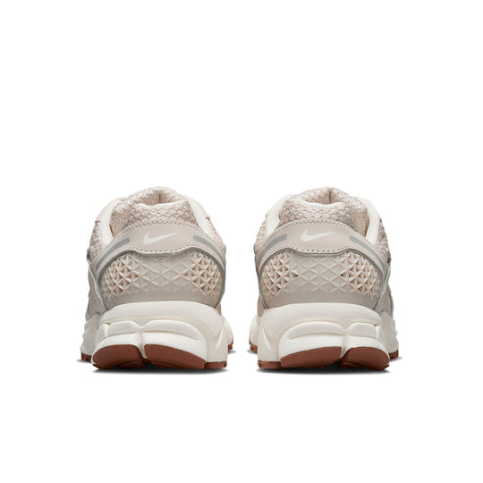 (WMNS) Nike Air Zoom Vomero 5 'Light Orewood Brown' FZ3780-101