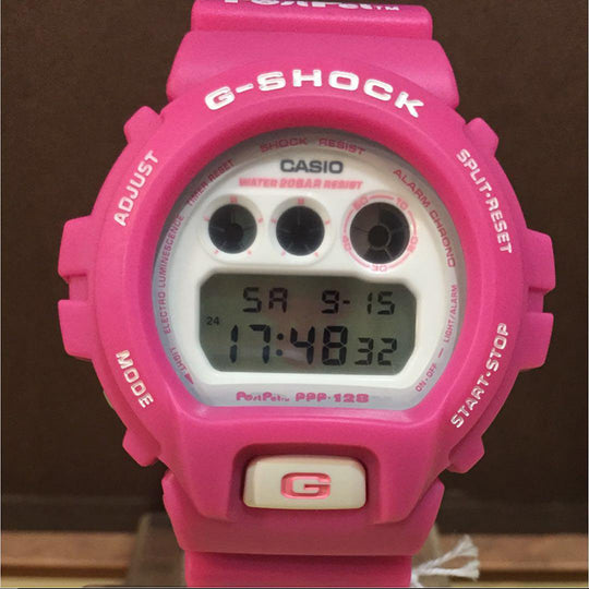 得価最新品CASIO G-SHOCK×PostPet DW-6900BMO-9JR モモ 時計
