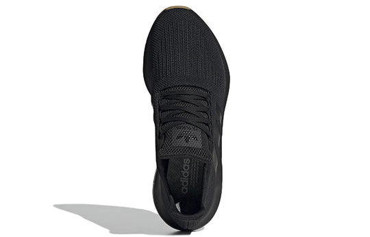 Swift run discount black adidas