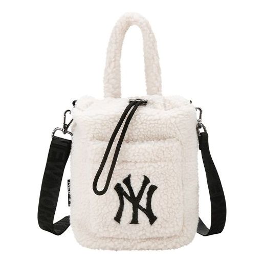 MLB NY New York Yankees Messenger Bag Black 32BGP4941-50L - KICKS CREW